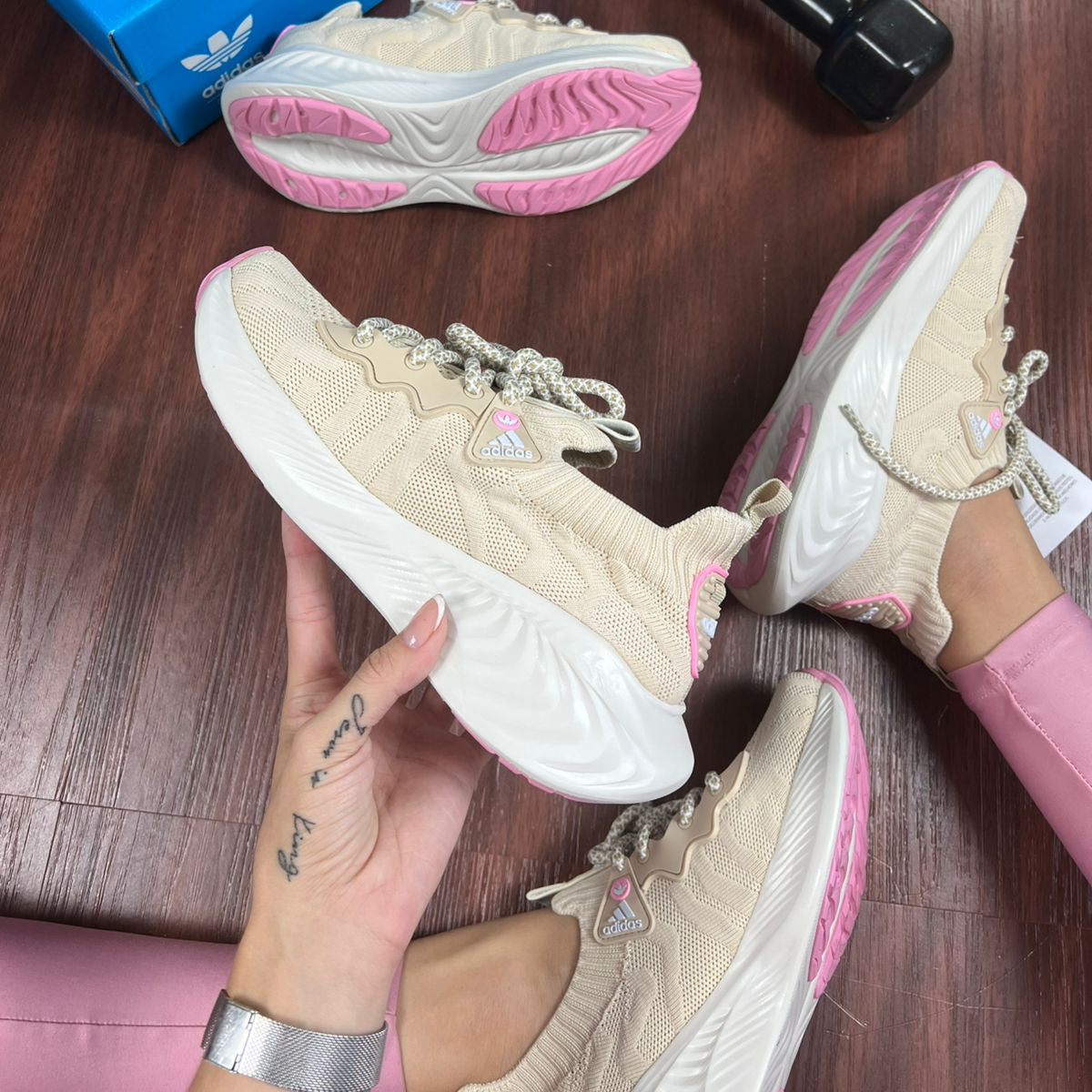 Adidas Sport Kinite Cor Creme e Rosa