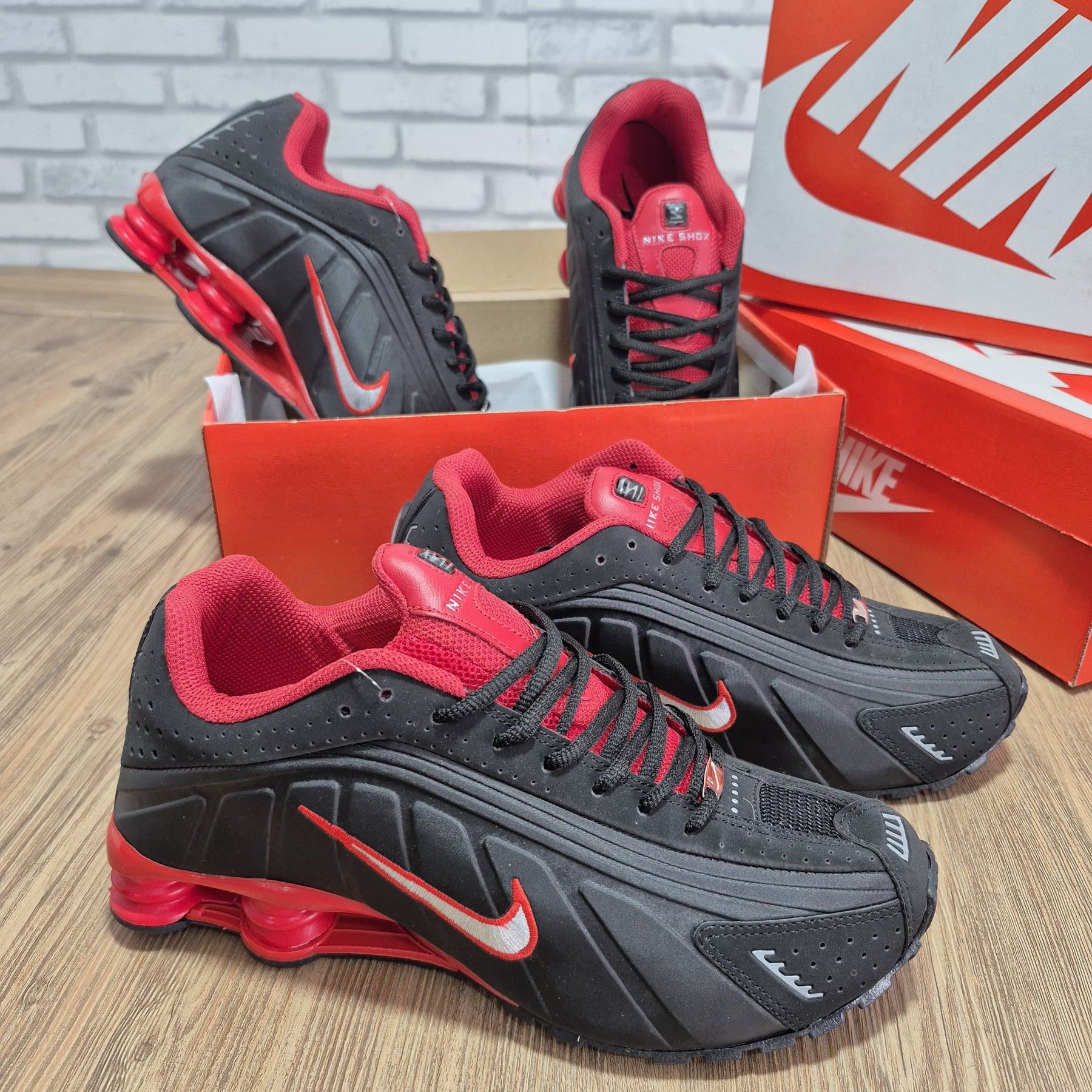 Nike Shox R4