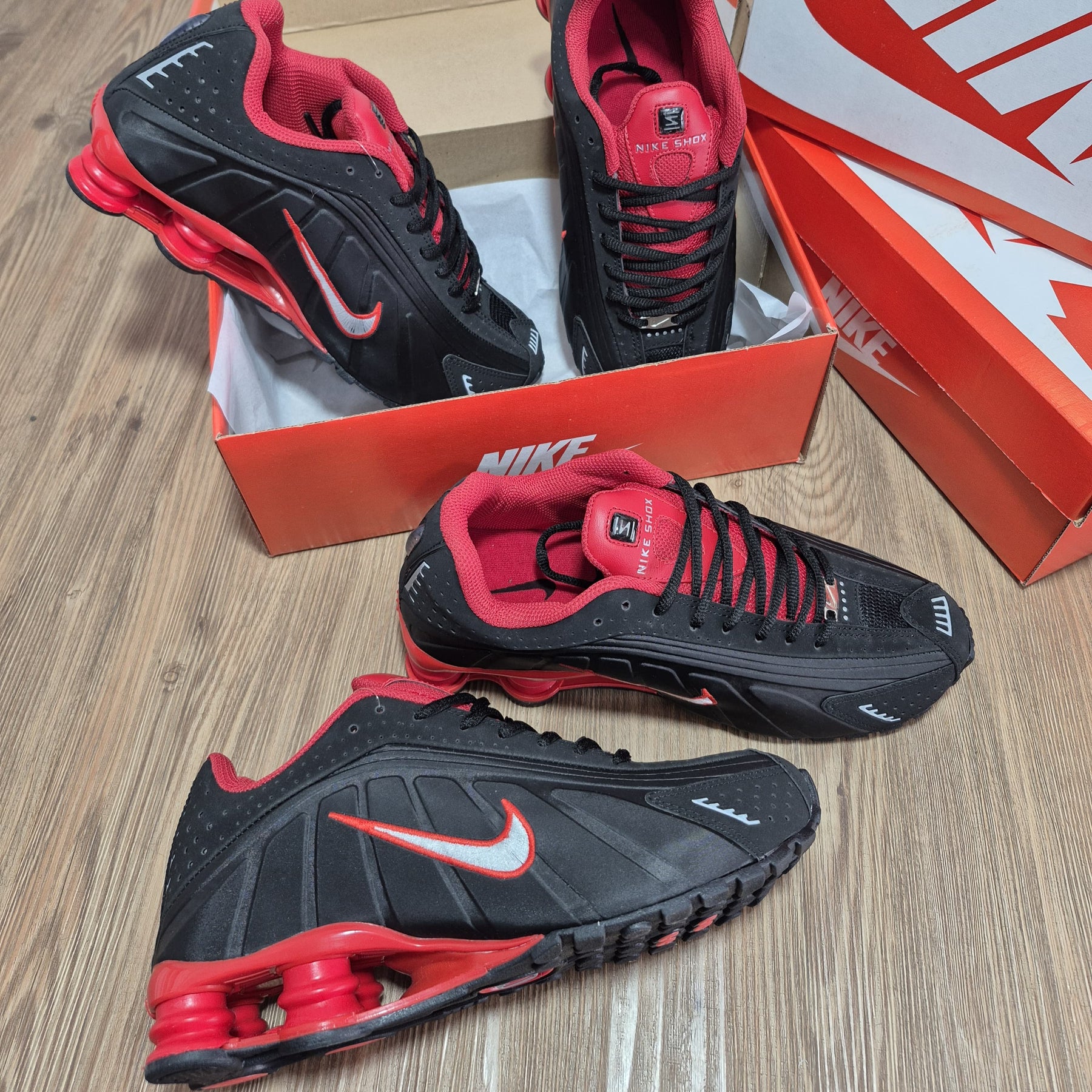 Nike Shox R4