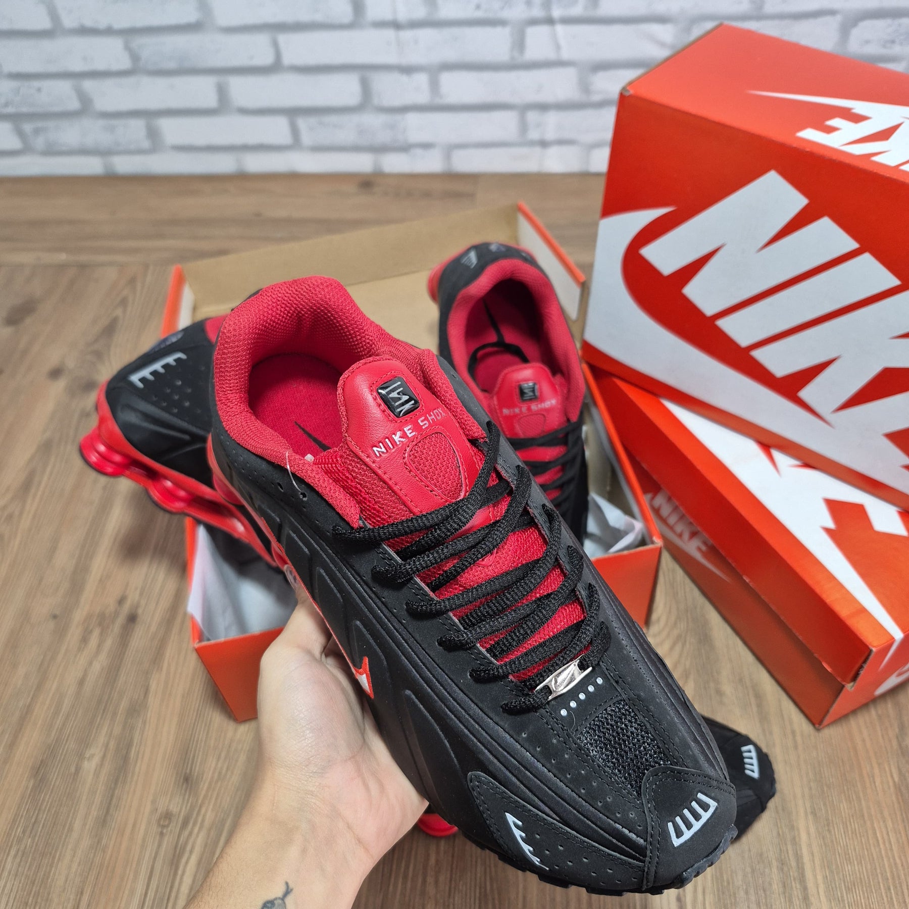 Nike Shox R4