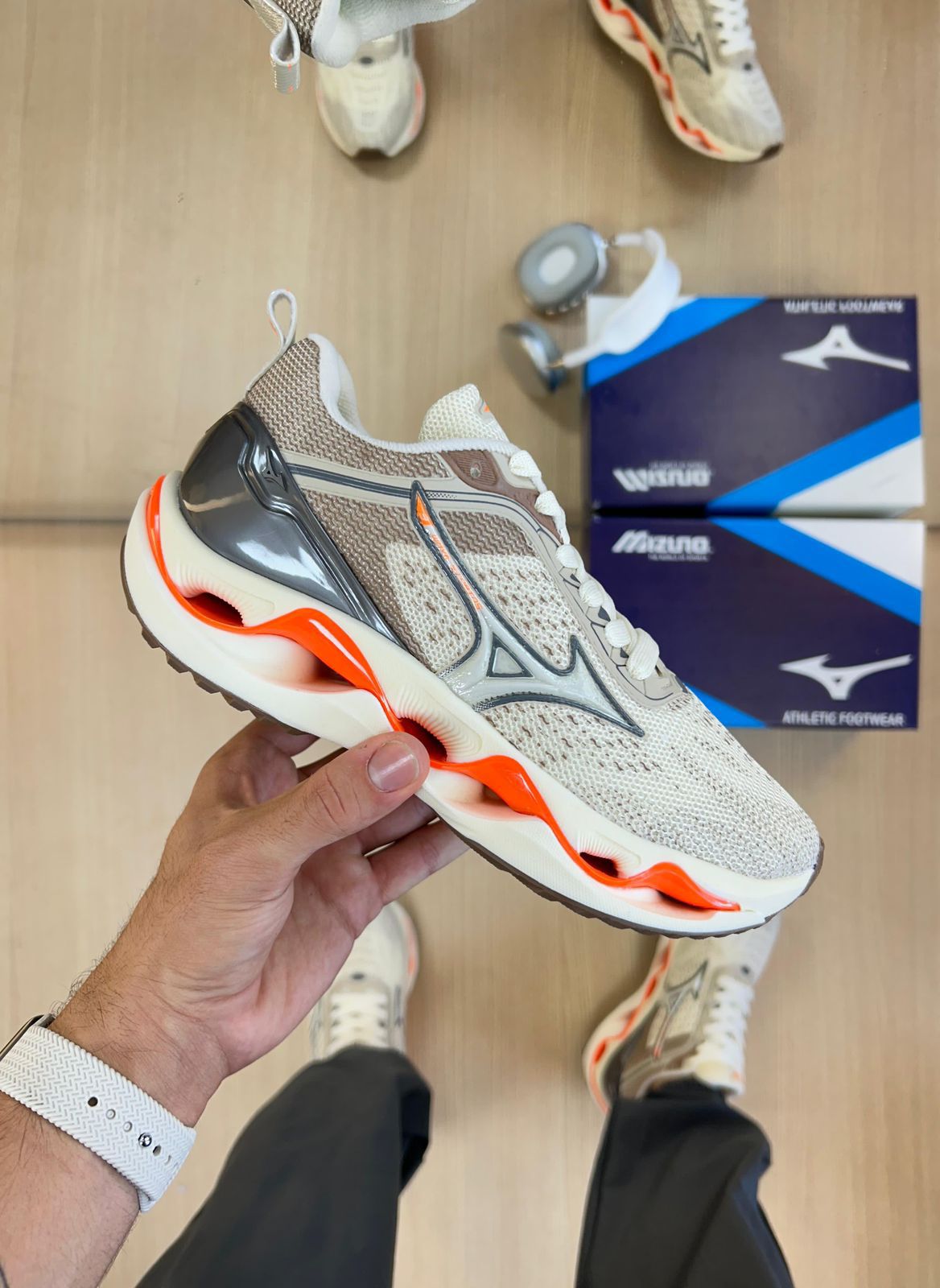 Mizuno Wave Stratos 3