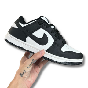 Nike Dunk SB Preto e Branco