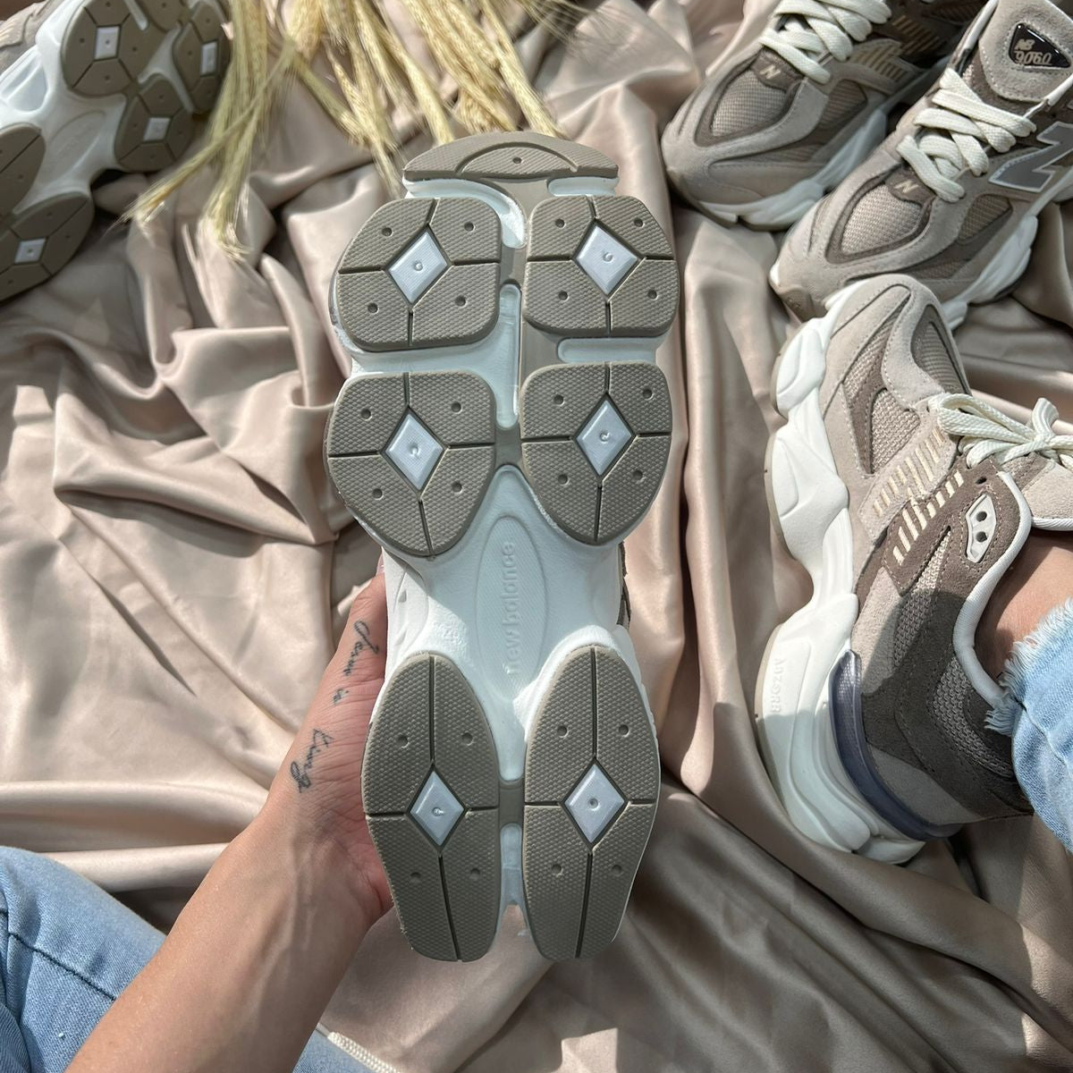 Tênis New Balance 9060 de Couro Legitimo