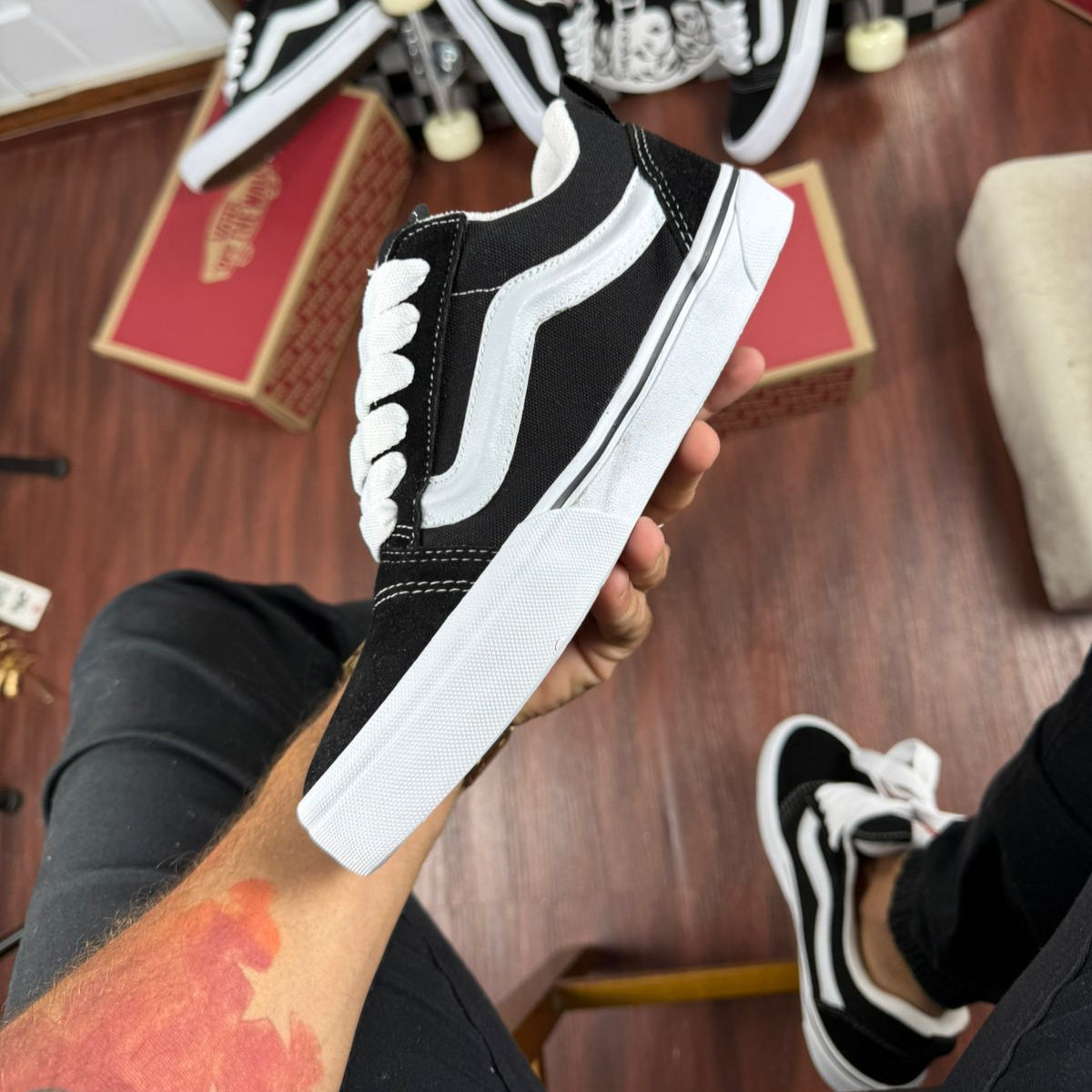 Vans Knu Preto e Branco