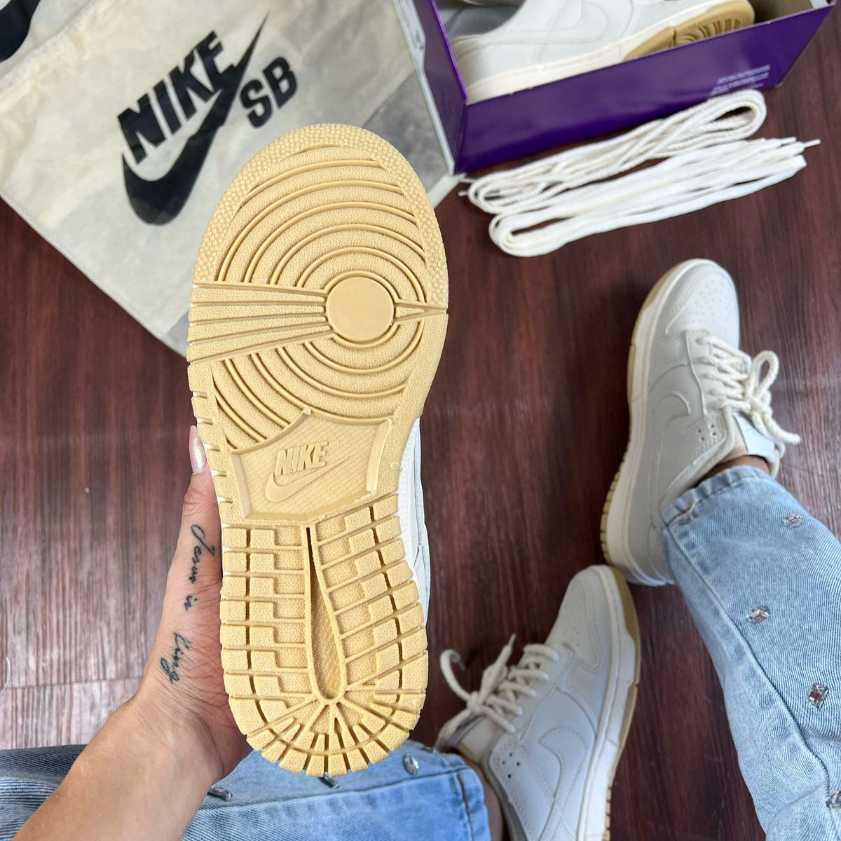 Nike SB Dunk cor Creme