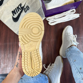 Nike SB Dunk cor Creme