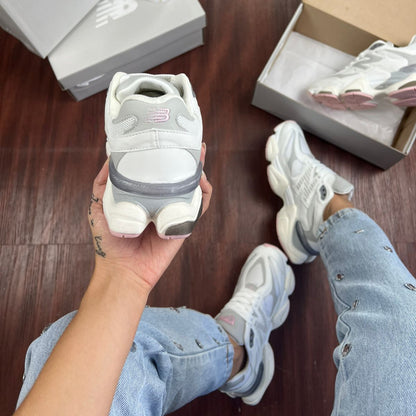 New Balance 9060 Branco Cinza e Rosa