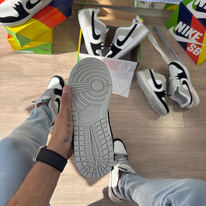 Nike SB Dunk Low Pro cor branco cinza e preto