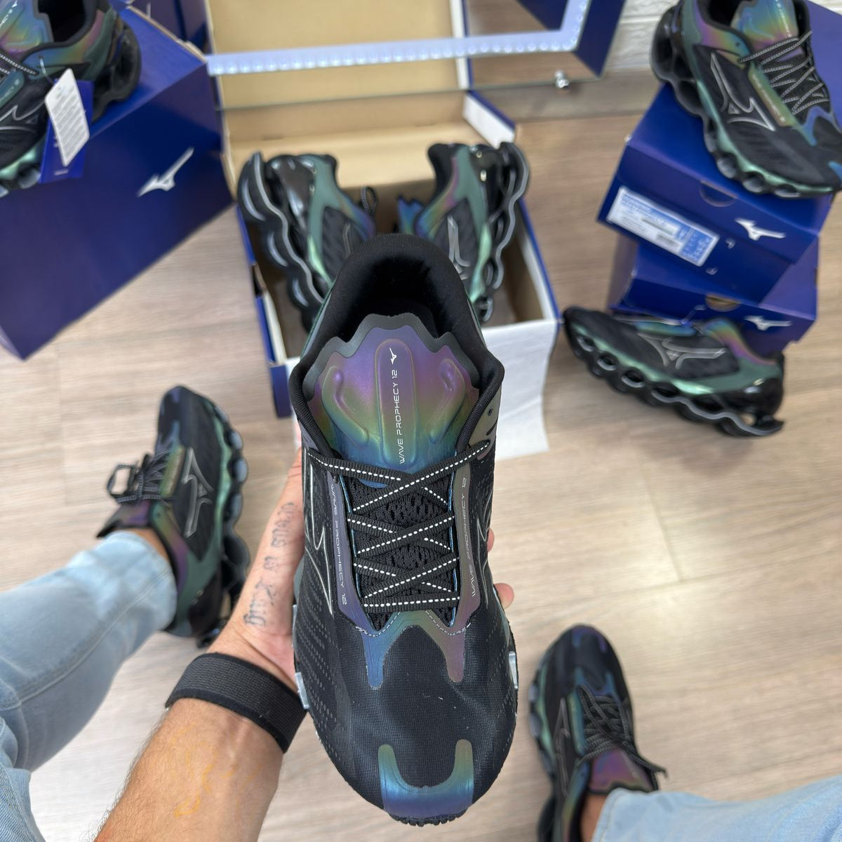 Mizuno Wave Prophecy 12 Preto Camaleão