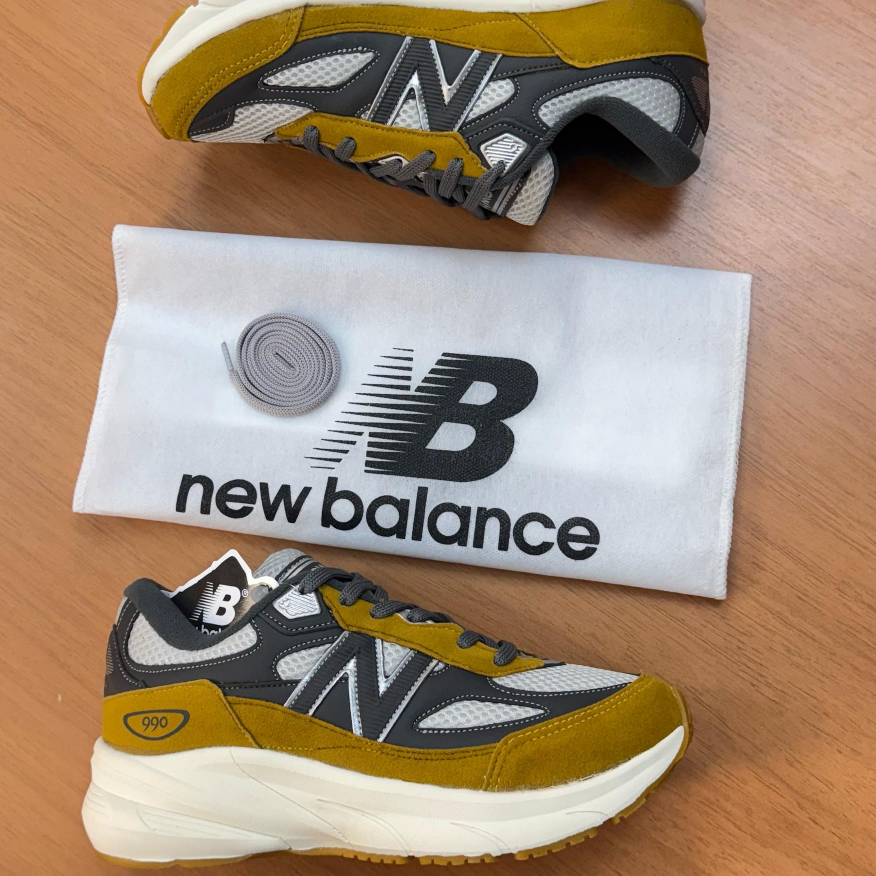 New Balance 990