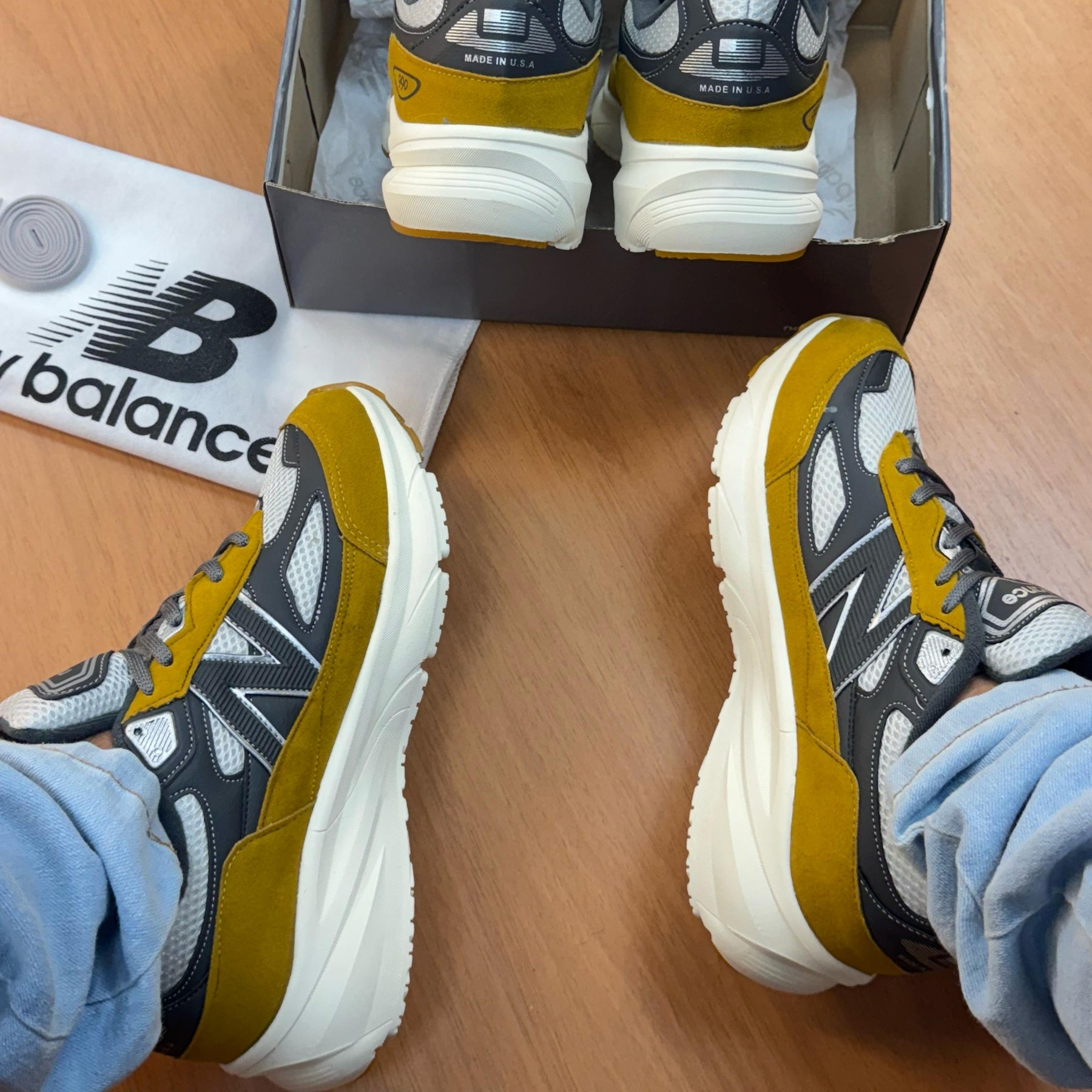 New Balance 990