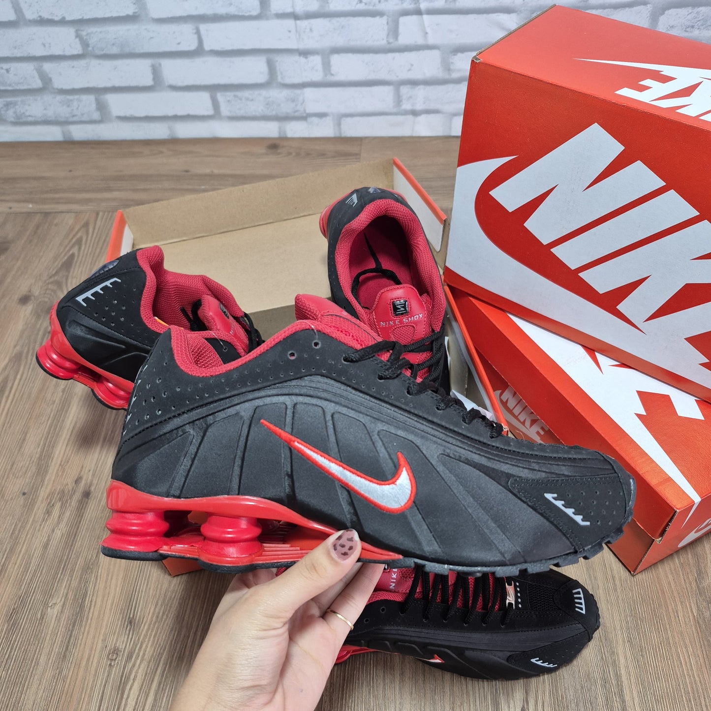 Nike Shox R4