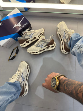 Mizuno Wave Stratos 3