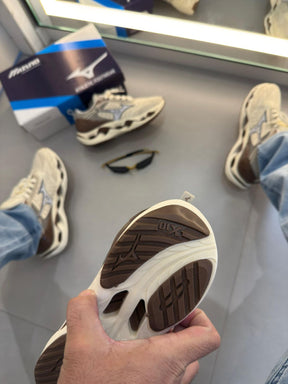 Mizuno Wave Stratos 3