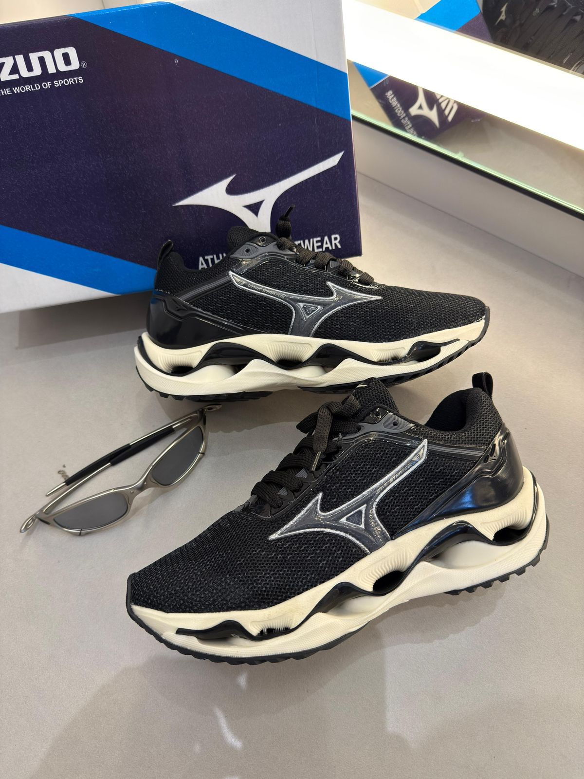 Mizuno Wave Stratos 3