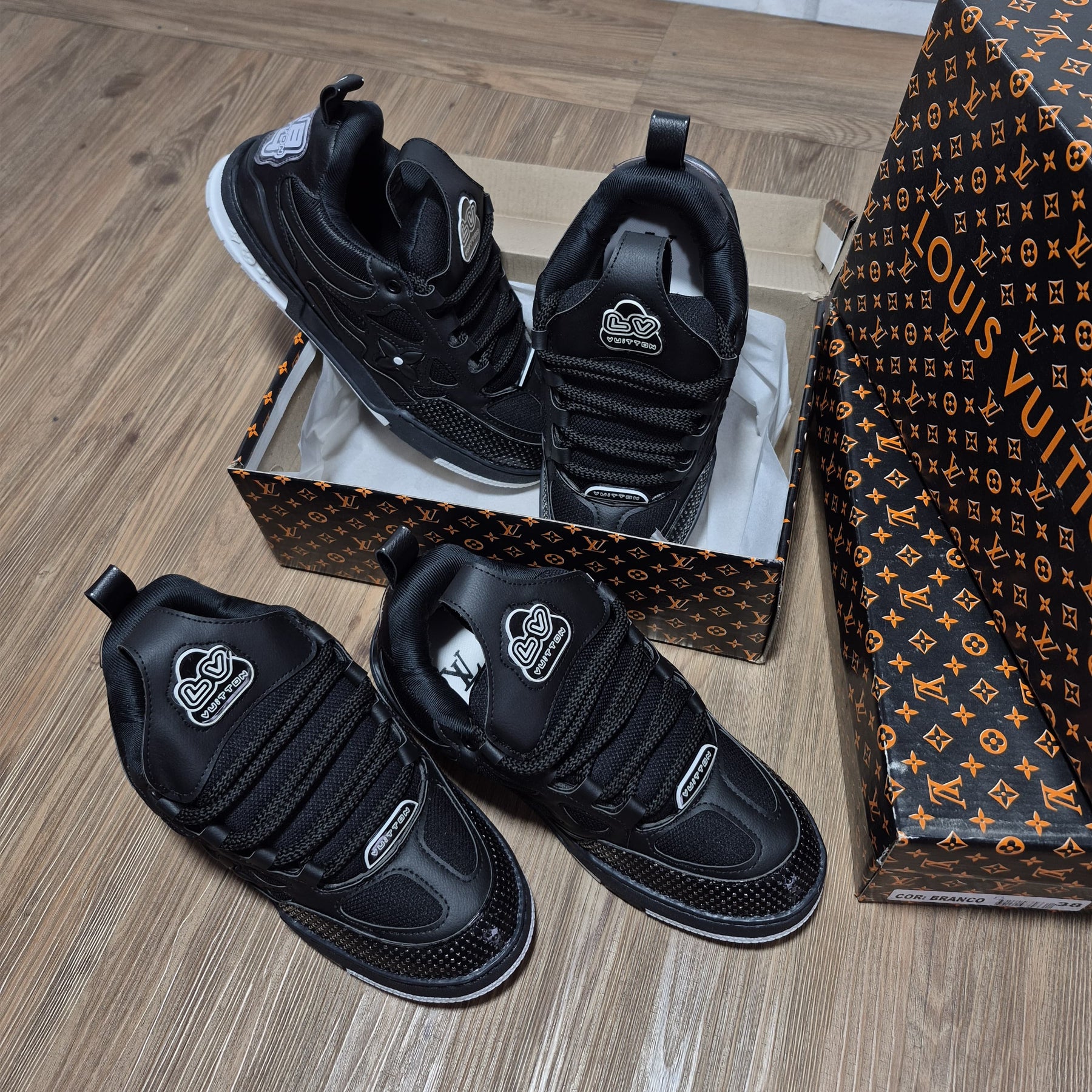 Louis Vuitton LV