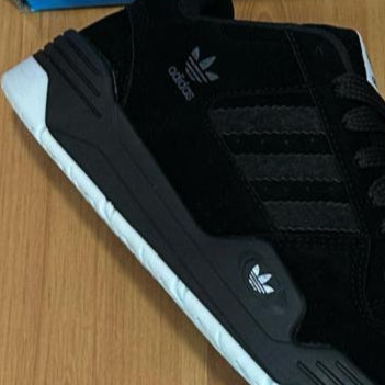 Adidas Low CL