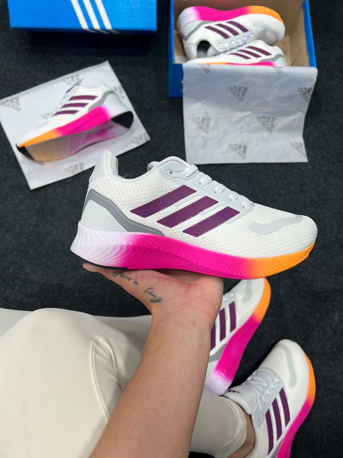 Adidas Falcon