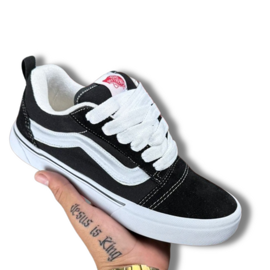 Vans Knu Preto e Branco