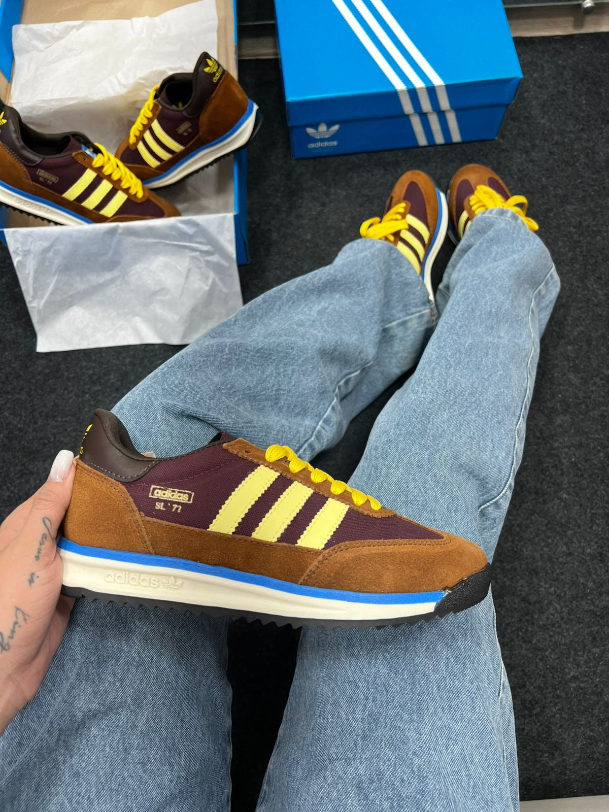 Adidas SL 7
