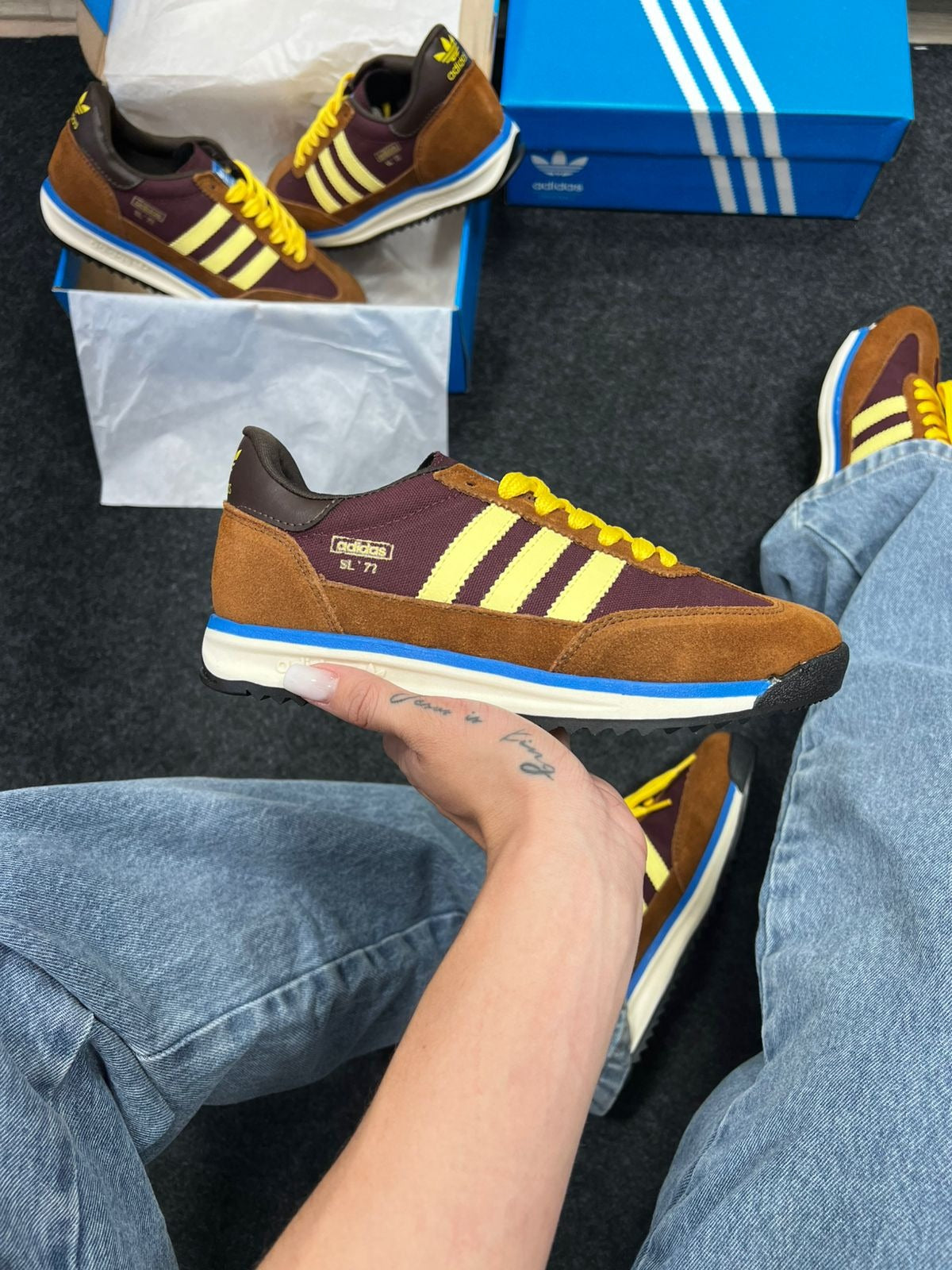 Adidas SL 7