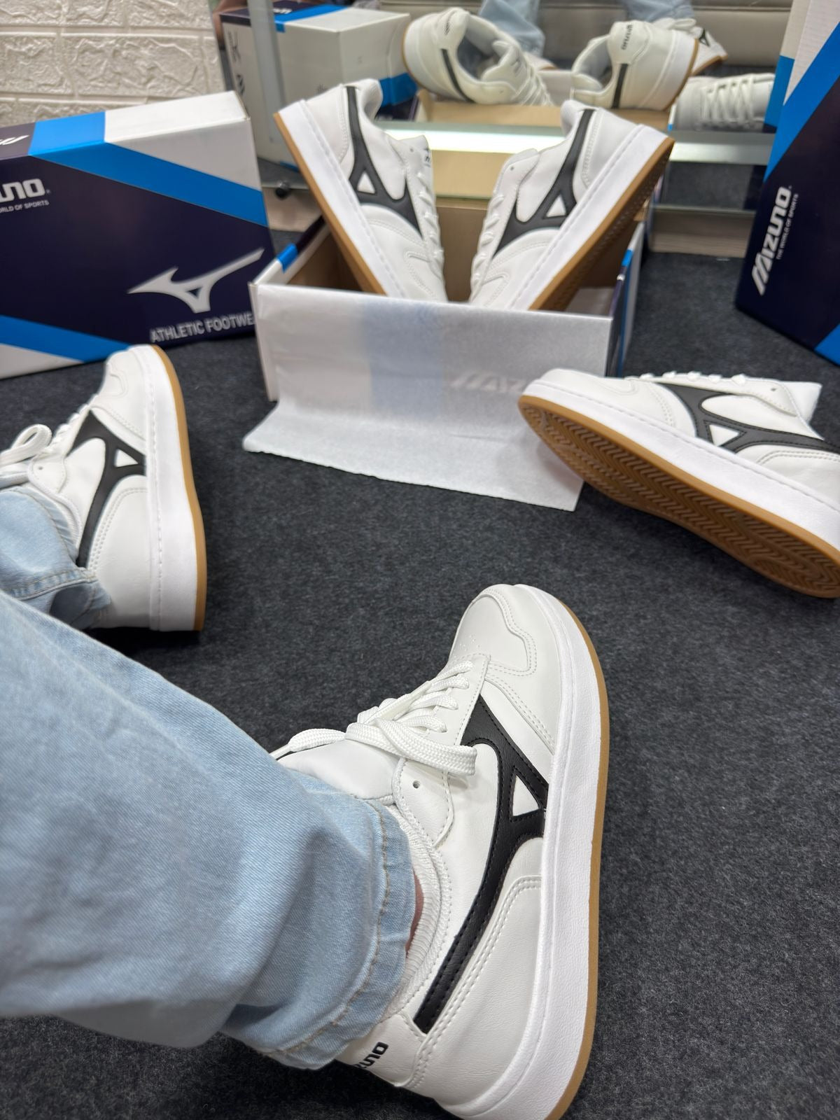 Mizuno Street Wind