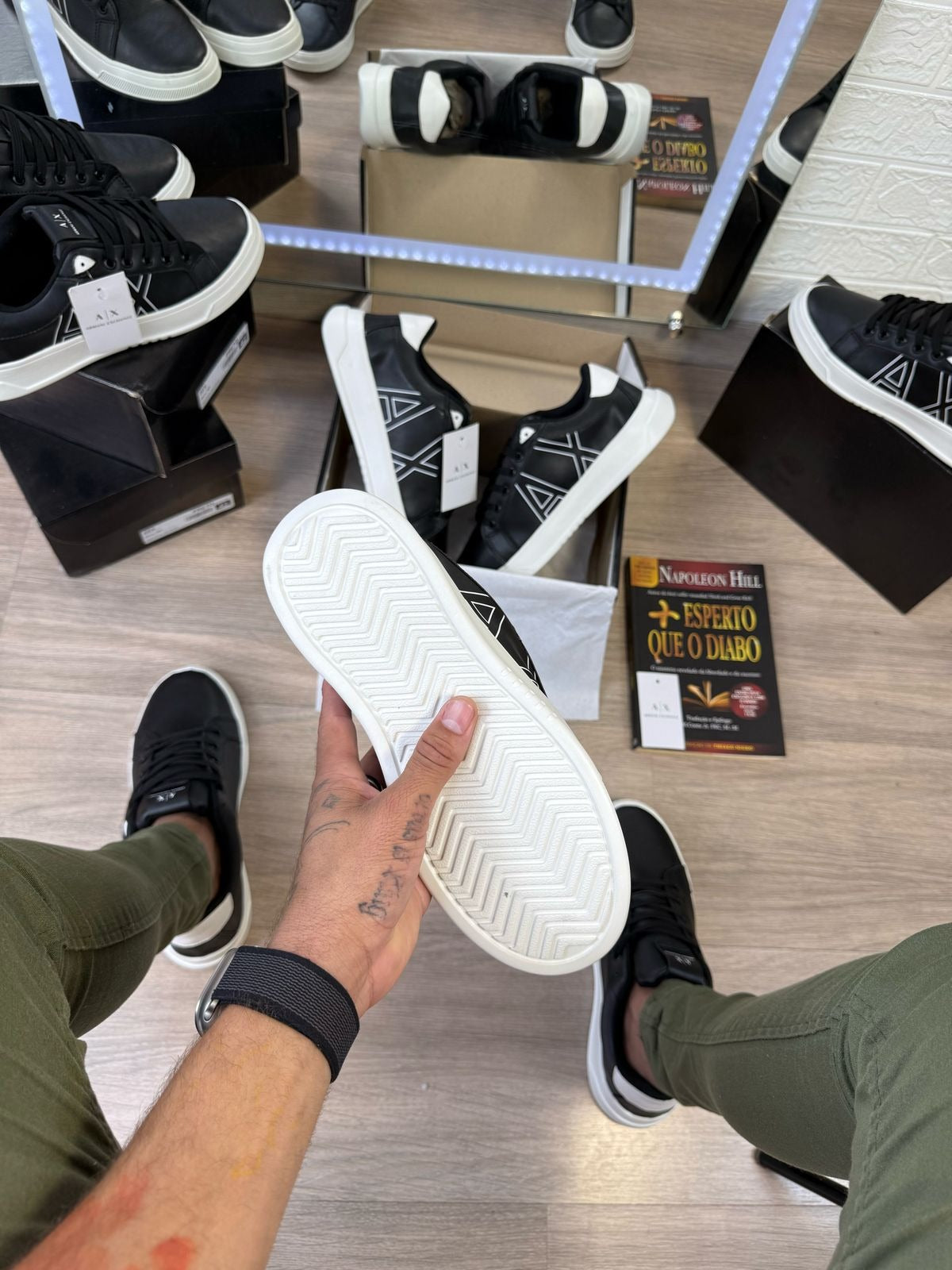 Tênis Emporio Armani Exchange