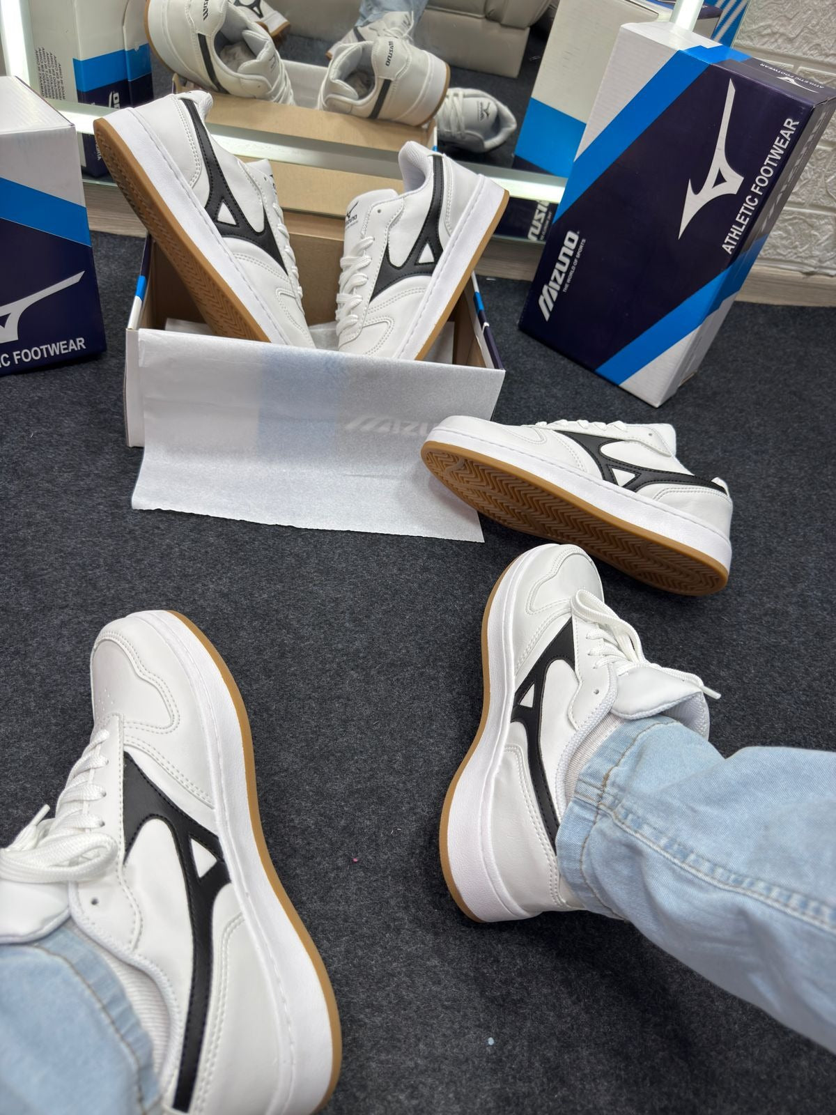 Mizuno Street Wind